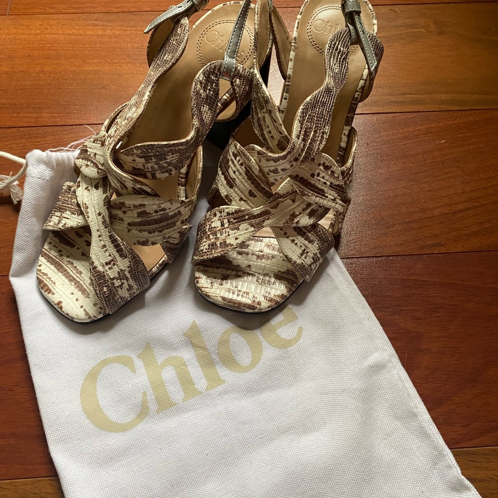 Chloe Lauren Lizard -Print sling sandals